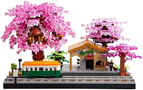 Japanese Cherry Blossom Tree Micro Blocks Building Set with 2 Figures