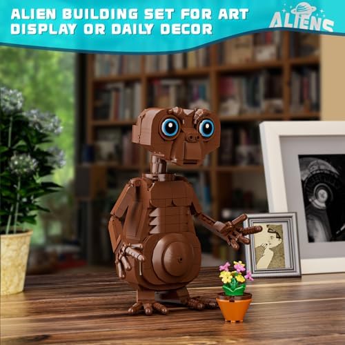 Extra-Terrestrial Iconic Alien Figures Collectible Building Set